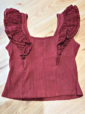 The Odells Eyelet Ruffle Sleeve Top in Red Size XS Like New